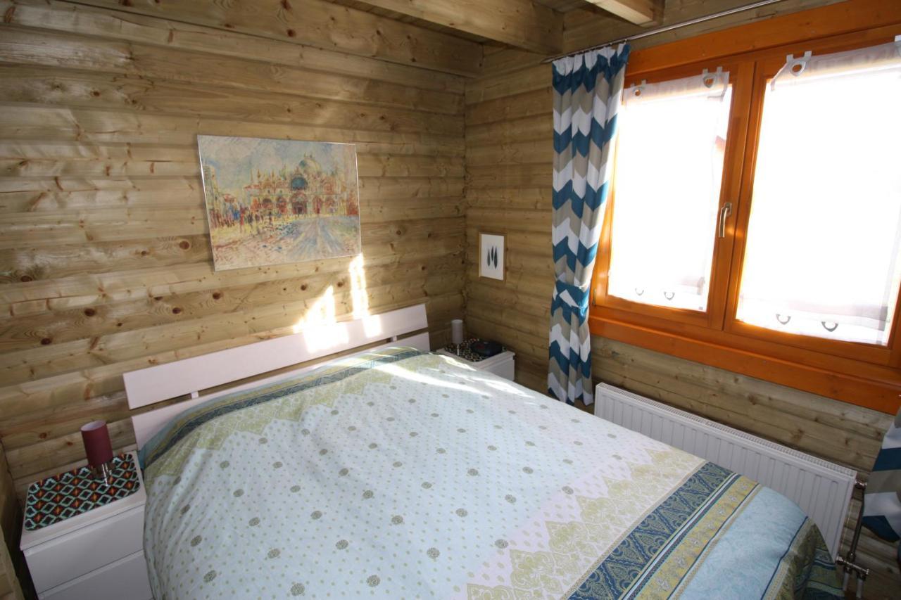 Villa Emilia - Gemuetliches Kinderfreundliches Blockhaus Mit Umzaeuntem Garten Sint Annaland Exterior foto