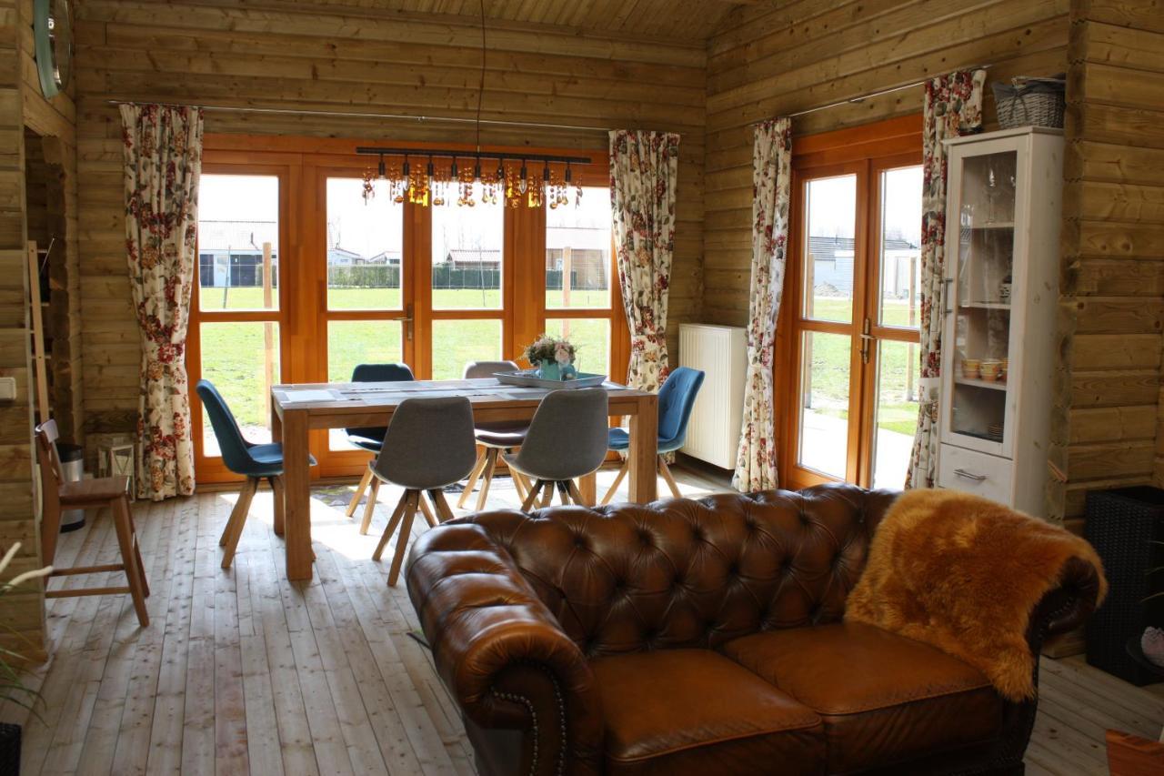 Villa Emilia - Gemuetliches Kinderfreundliches Blockhaus Mit Umzaeuntem Garten Sint Annaland Exterior foto